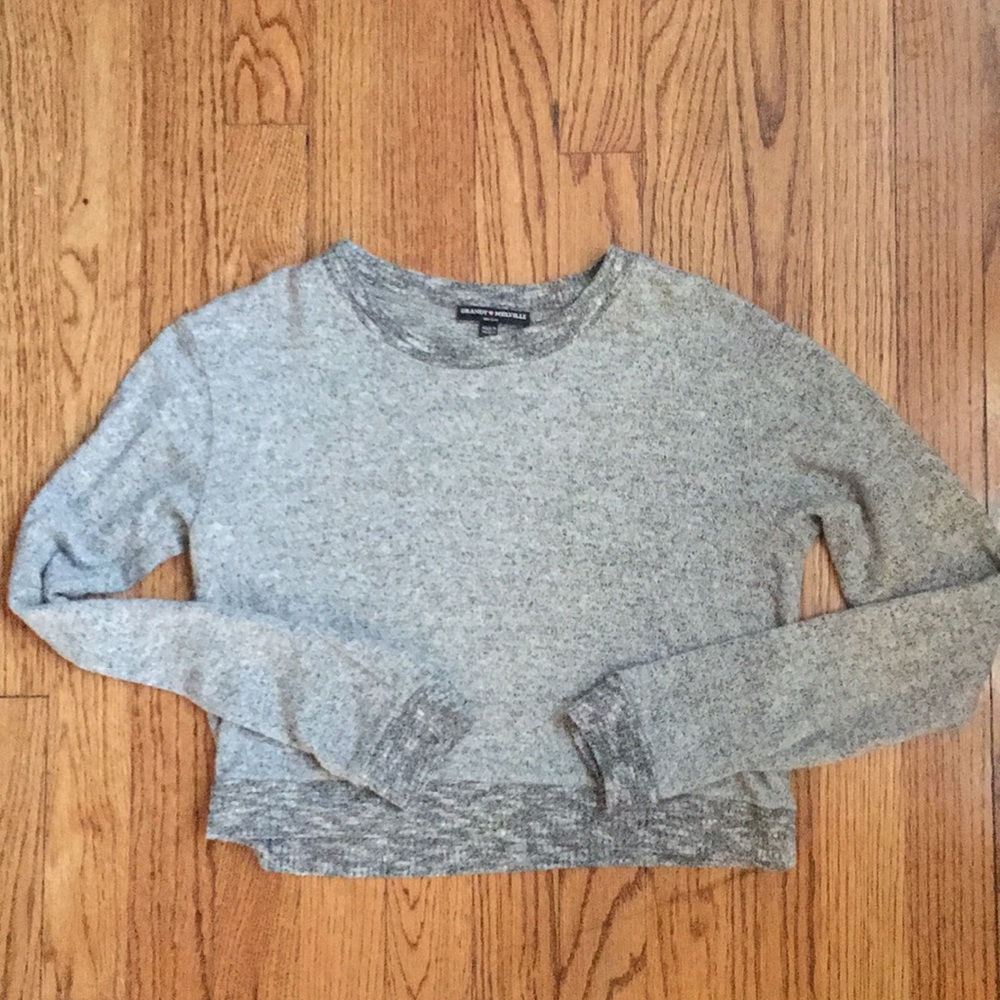 Brandy Melville cropped sweater